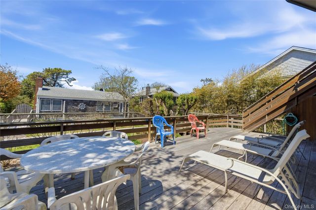583 Bayberry Walk, Ocean Beach, NY 11770