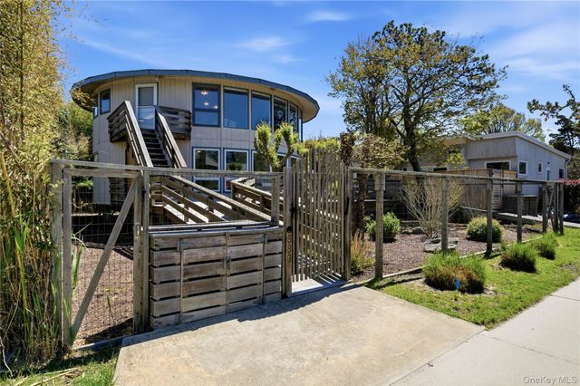583 Bayberry Walk, Ocean Beach, NY 11770
