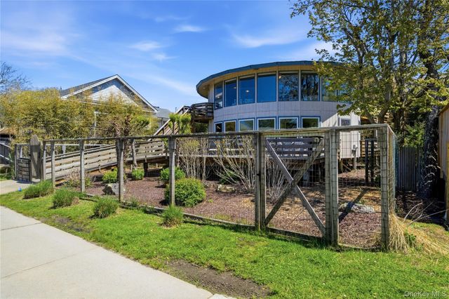 583 Bayberry Walk, Ocean Beach, NY 11770