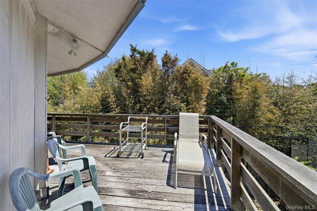 583 Bayberry Walk, Ocean Beach, NY 11770