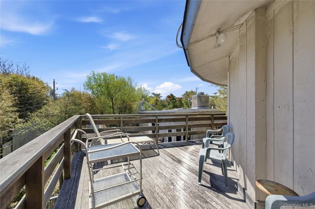 583 Bayberry Walk, Ocean Beach, NY 11770