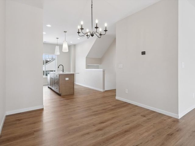 942 Dubs Drive, Iowa City, IA 52246