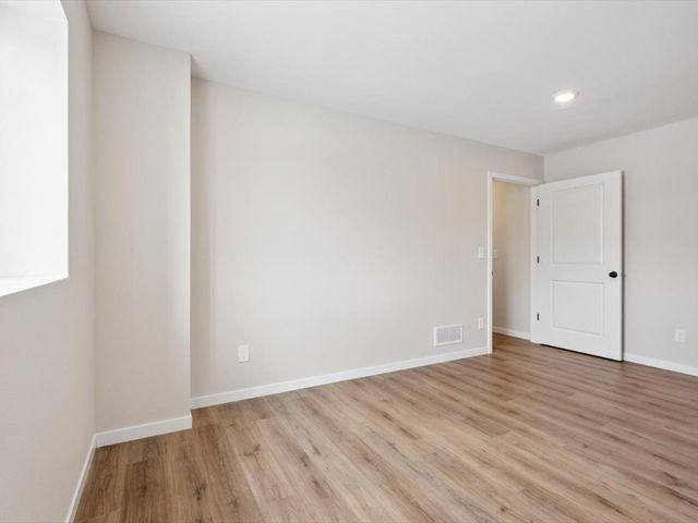 942 Dubs Drive, Iowa City, IA 52246