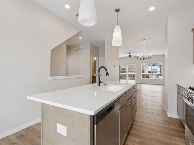 942 Dubs Drive, Iowa City, IA 52246