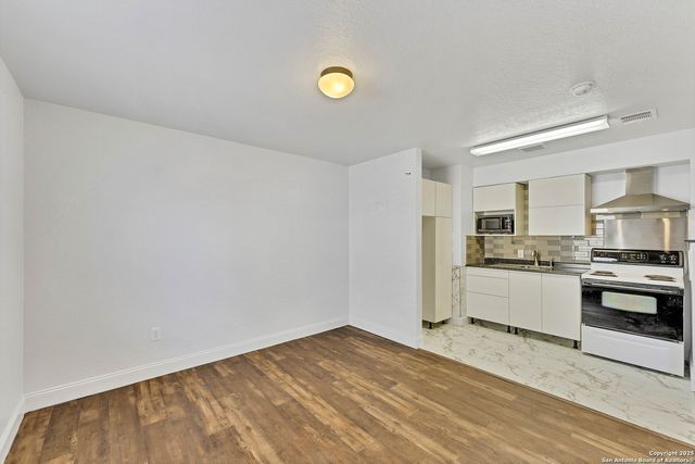 11219 Five Iron, San Antonio, TX 78221