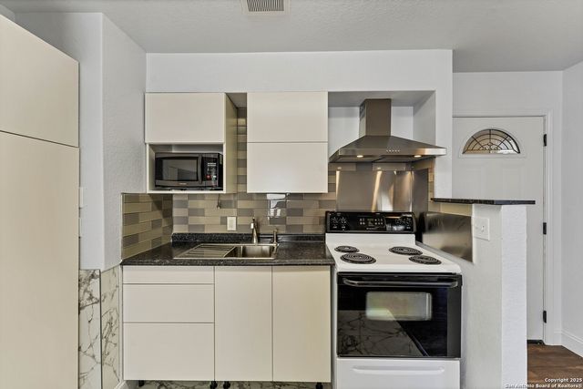 11219 Five Iron, San Antonio, TX 78221
