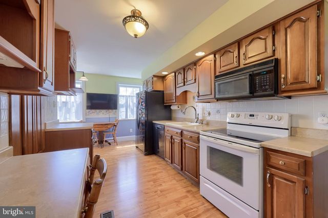 3153 MARIETTA AVE, Lancaster, PA 17601