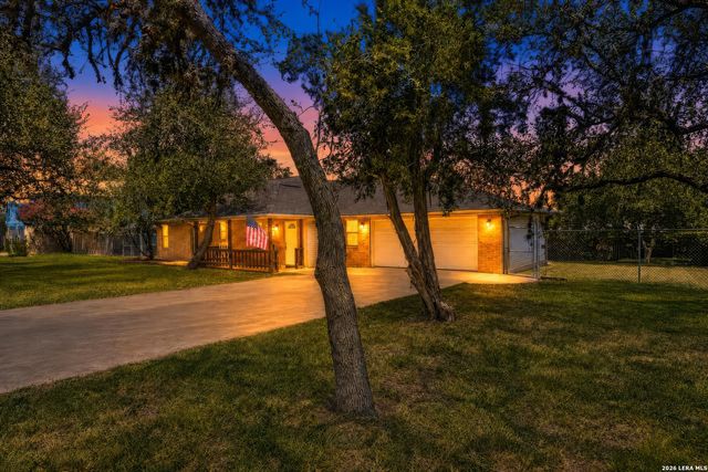2071 CANDLELIGHT DR, Canyon Lake, TX 78133