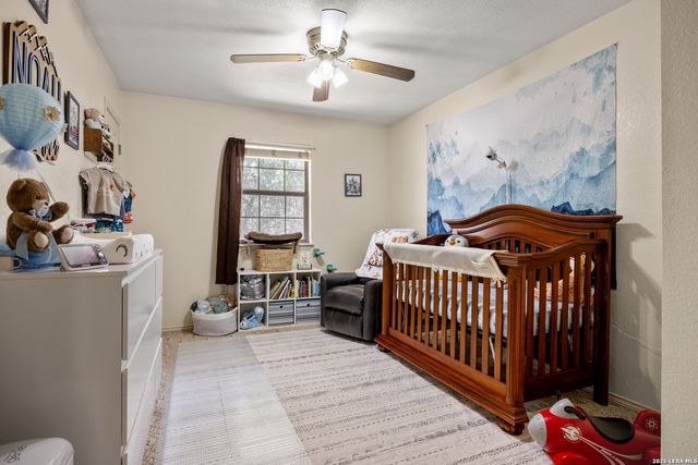 2071 CANDLELIGHT DR, Canyon Lake, TX 78133