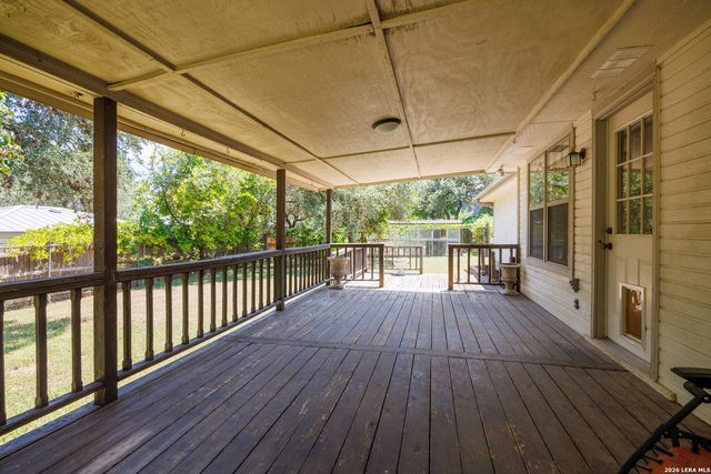 2071 CANDLELIGHT DR, Canyon Lake, TX 78133