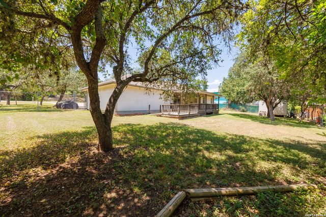 2071 CANDLELIGHT DR, Canyon Lake, TX 78133