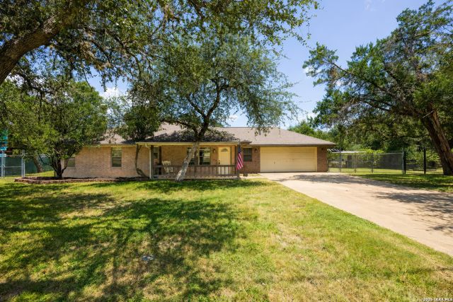 2071 CANDLELIGHT DR, Canyon Lake, TX 78133