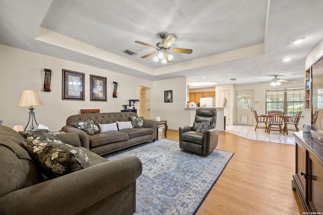 2071 CANDLELIGHT DR, Canyon Lake, TX 78133