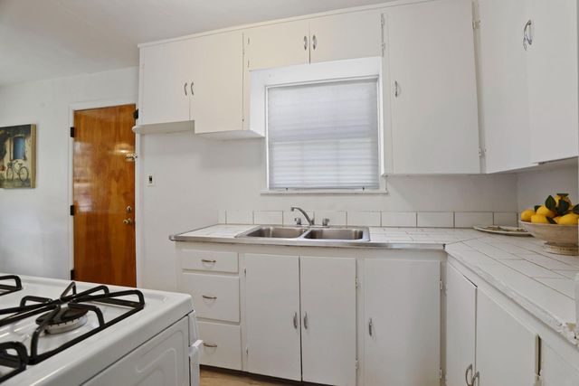 1004 S Shasta Ave, Stockton, CA 95205