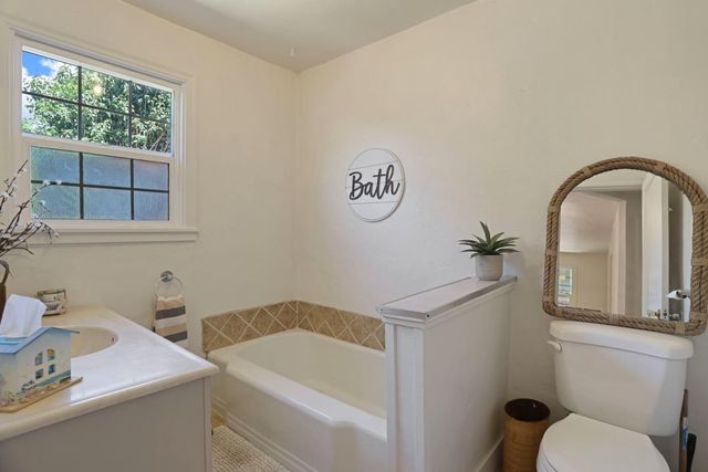 1004 S Shasta Ave, Stockton, CA 95205