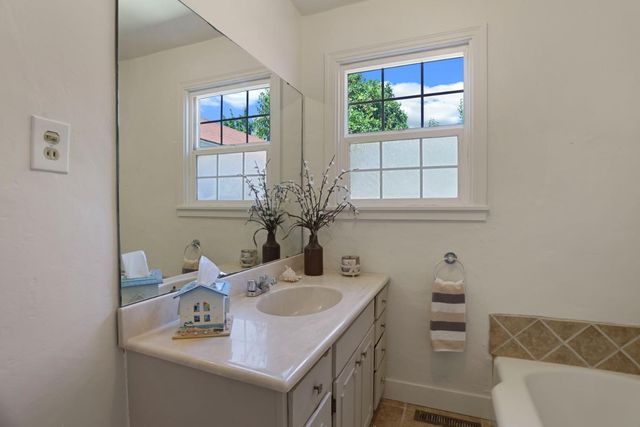 1004 S Shasta Ave, Stockton, CA 95205