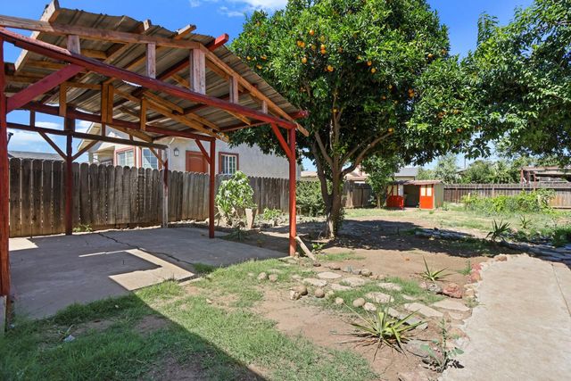 1004 S Shasta Ave, Stockton, CA 95205