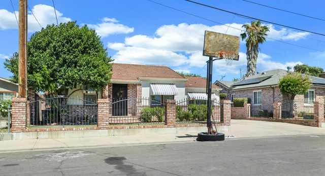 1004 S Shasta Ave, Stockton, CA 95205