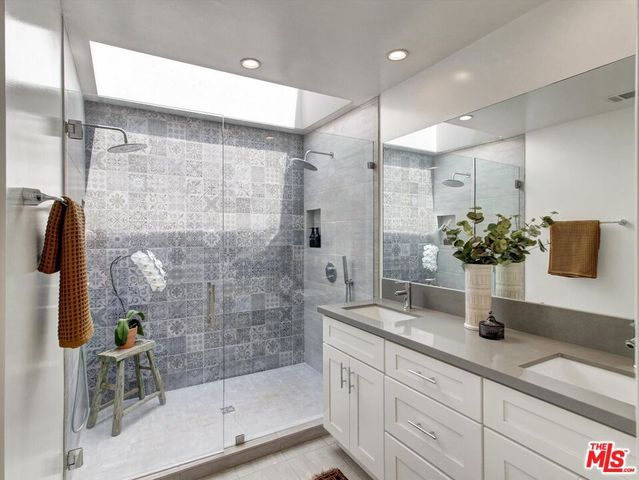 2907 Potomac Avenue, Los Angeles, CA 90016