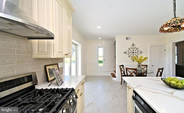 1948 FOREST GROVE RD, Furlong, PA 18925