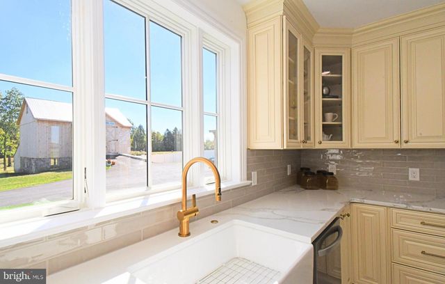 1948 FOREST GROVE RD, Furlong, PA 18925