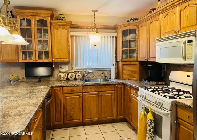 409 Costa Mesa Drive, Toms River, NJ 08757