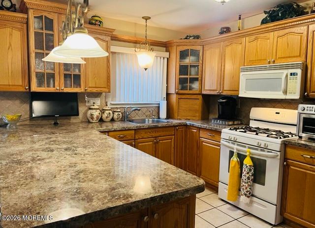 409 Costa Mesa Drive, Toms River, NJ 08757