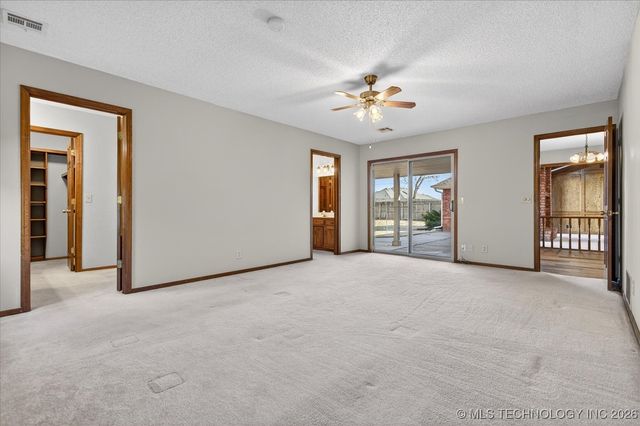 2704 SE Hillsboro Road, Bartlesville, OK 74006