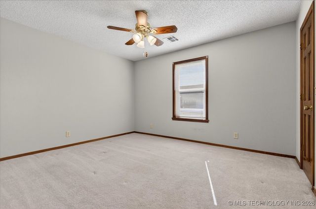 2704 SE Hillsboro Road, Bartlesville, OK 74006