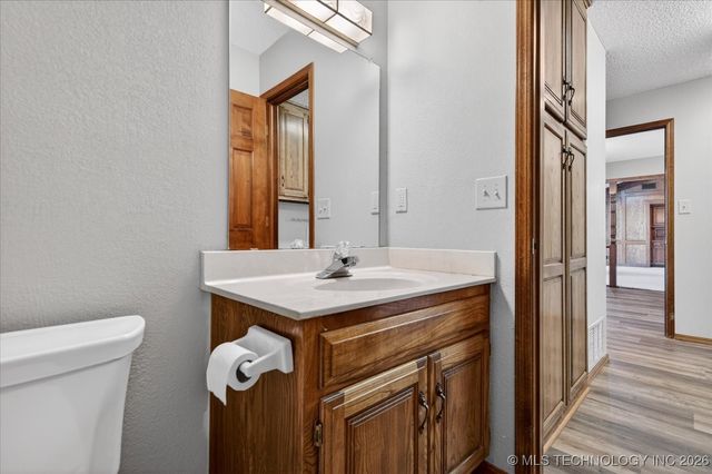 2704 SE Hillsboro Road, Bartlesville, OK 74006