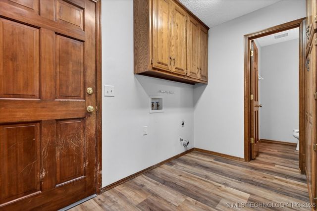 2704 SE Hillsboro Road, Bartlesville, OK 74006