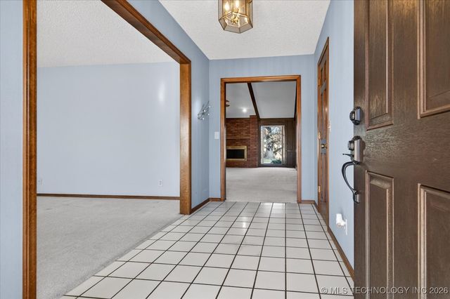 2704 SE Hillsboro Road, Bartlesville, OK 74006