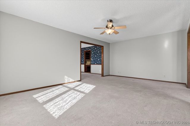 2704 SE Hillsboro Road, Bartlesville, OK 74006