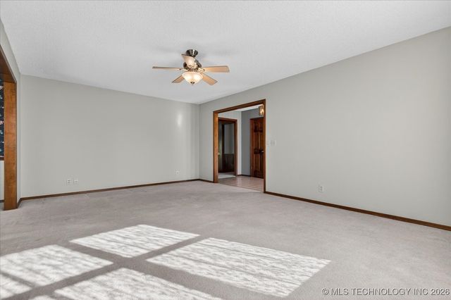 2704 SE Hillsboro Road, Bartlesville, OK 74006