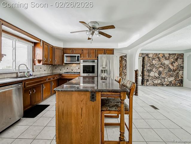 6745 24 Mile Road, Shelby Twp, MI 48316