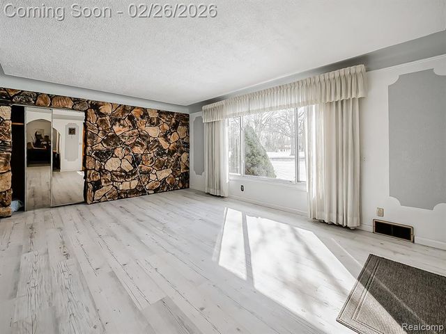 6745 24 Mile Road, Shelby Twp, MI 48316