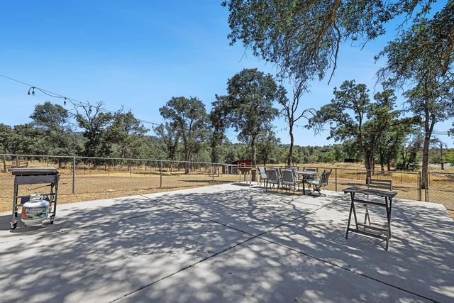 29696 Auberry Road, Prather, CA 93651
