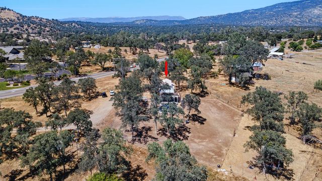 29696 Auberry Road, Prather, CA 93651