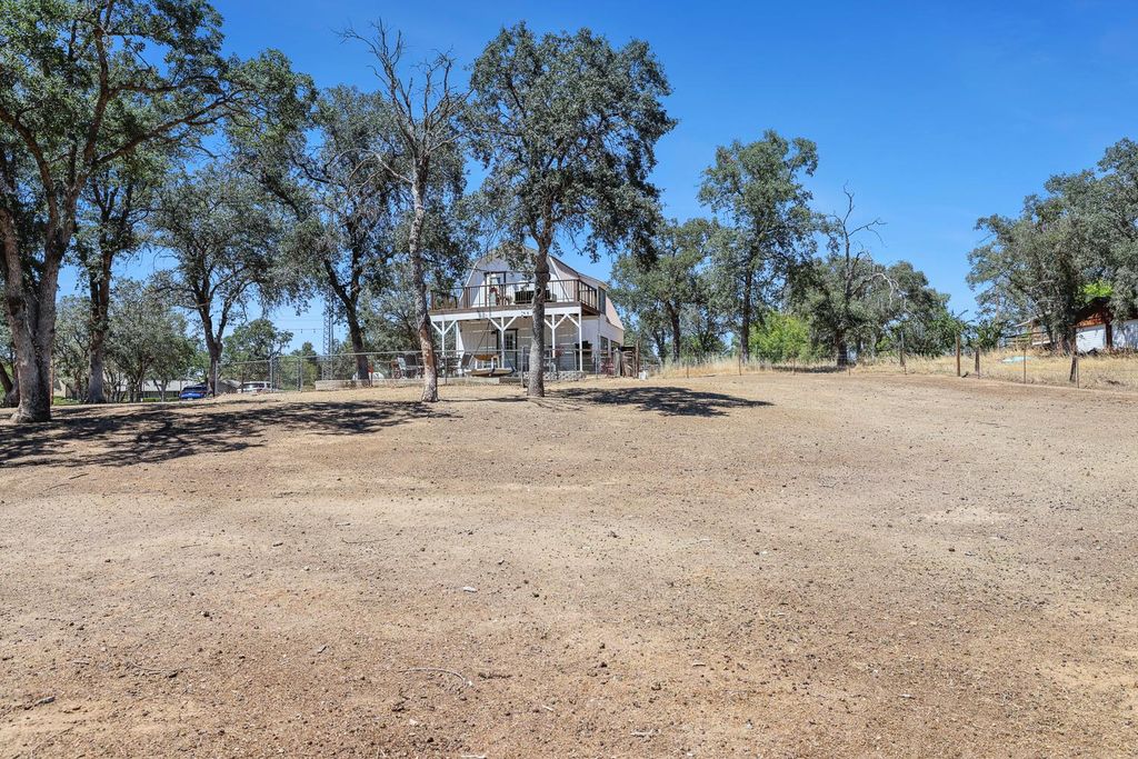 Image 1 of property listing at 29696 Auberry Road, Prather, CA 93651