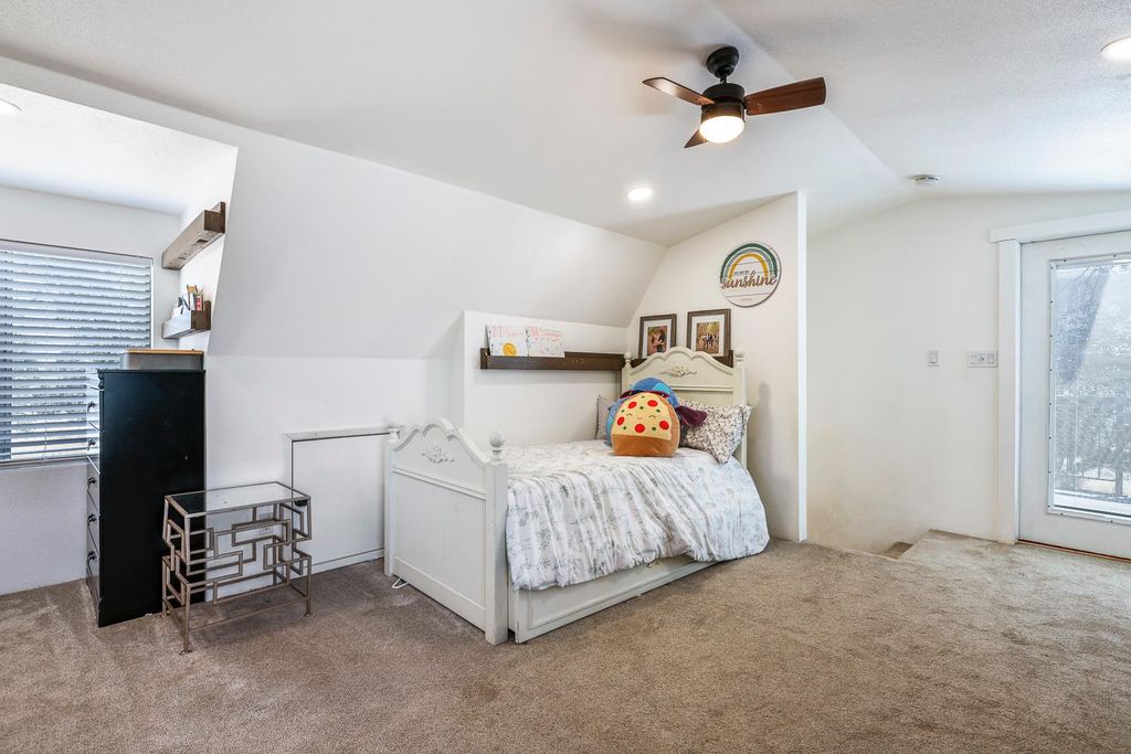 Image 13 of property listing at 29696 Auberry Road, Prather, CA 93651