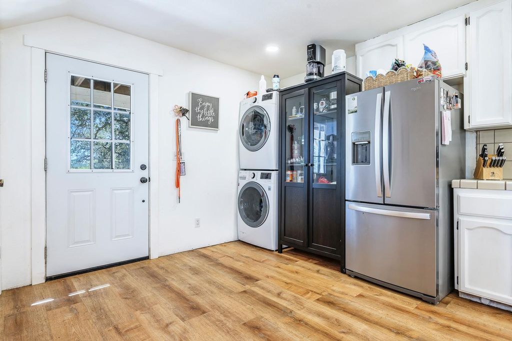 Image 16 of property listing at 29696 Auberry Road, Prather, CA 93651