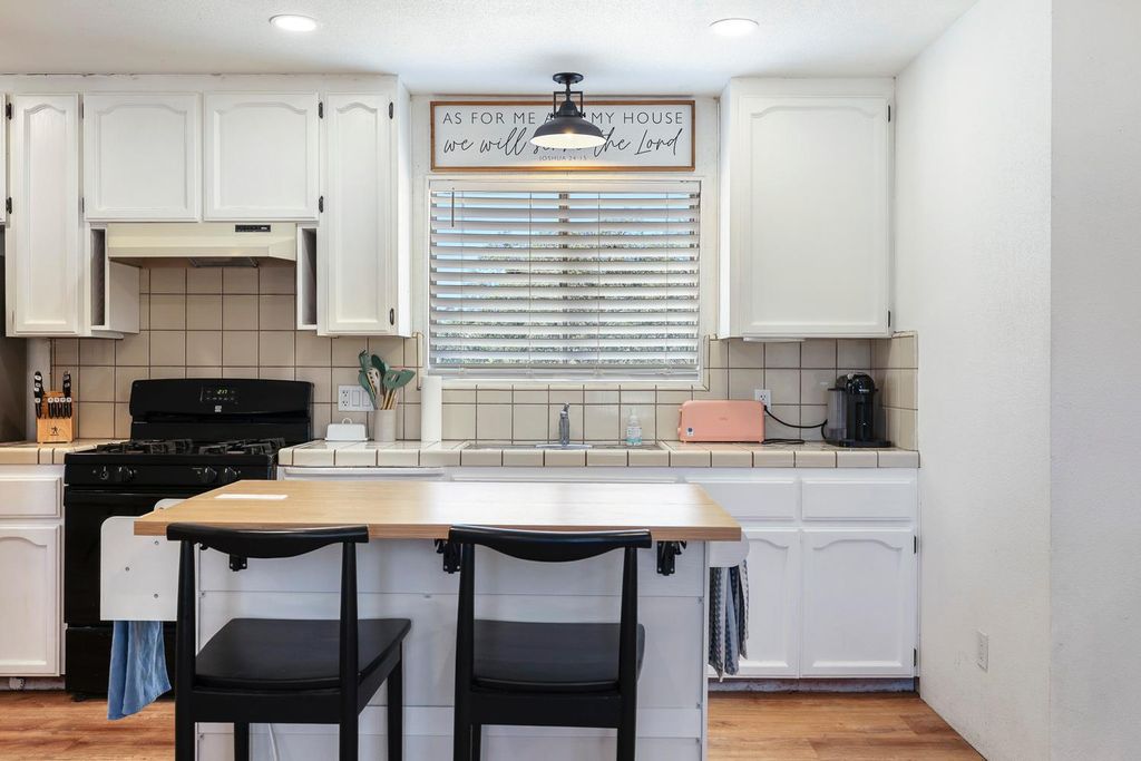 Image 17 of property listing at 29696 Auberry Road, Prather, CA 93651