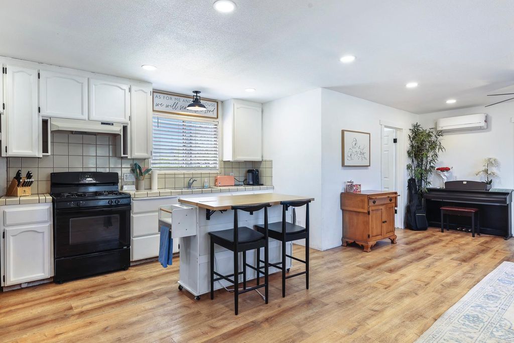 Image 18 of property listing at 29696 Auberry Road, Prather, CA 93651