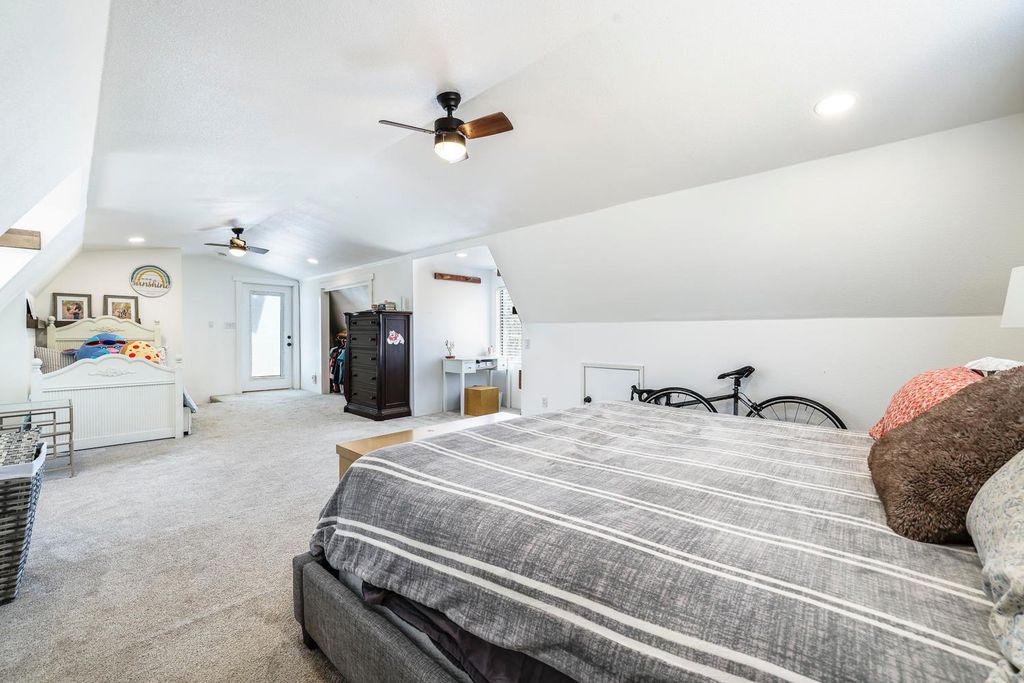 Image 20 of property listing at 29696 Auberry Road, Prather, CA 93651