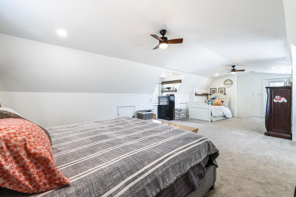 Image 21 of property listing at 29696 Auberry Road, Prather, CA 93651
