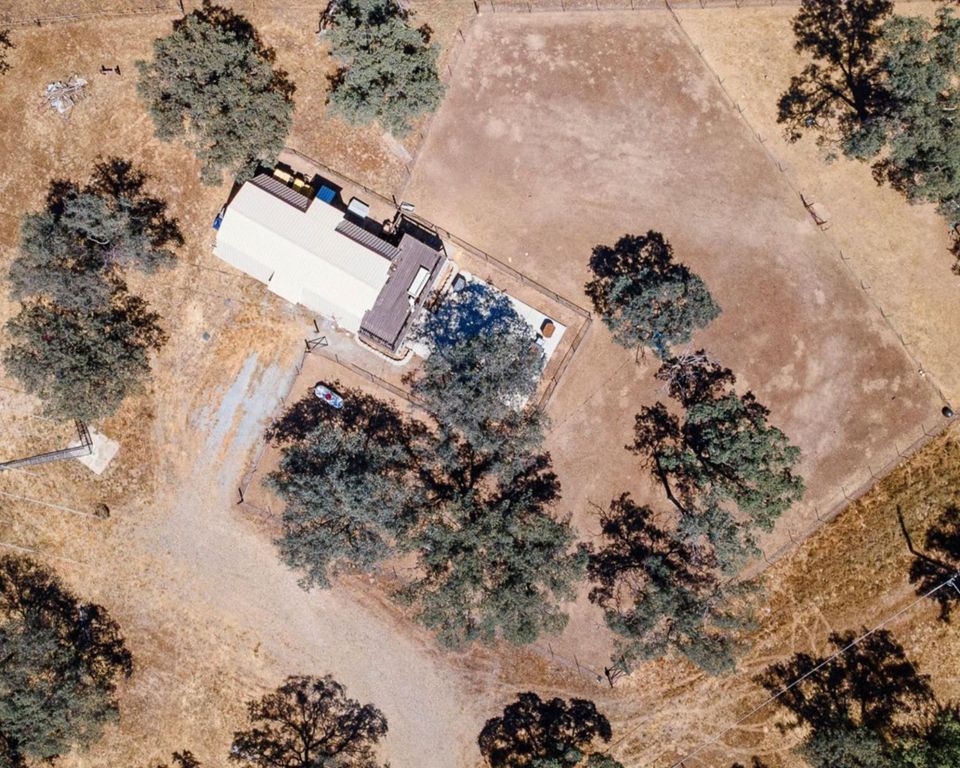 Image 27 of property listing at 29696 Auberry Road, Prather, CA 93651