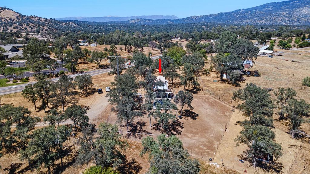 Image 28 of property listing at 29696 Auberry Road, Prather, CA 93651
