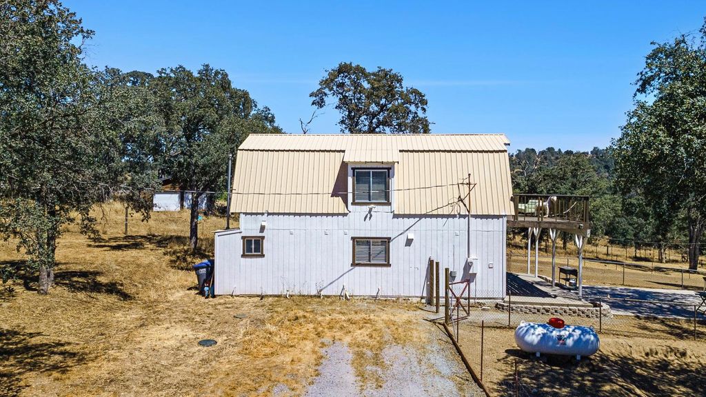 Image 29 of property listing at 29696 Auberry Road, Prather, CA 93651