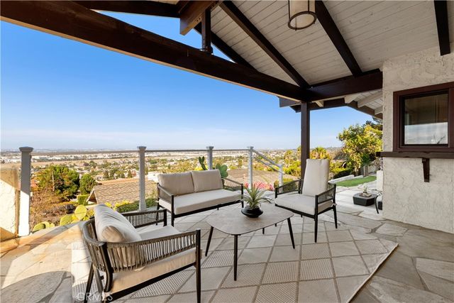 24880 Via Valmonte, Torrance, CA 90505