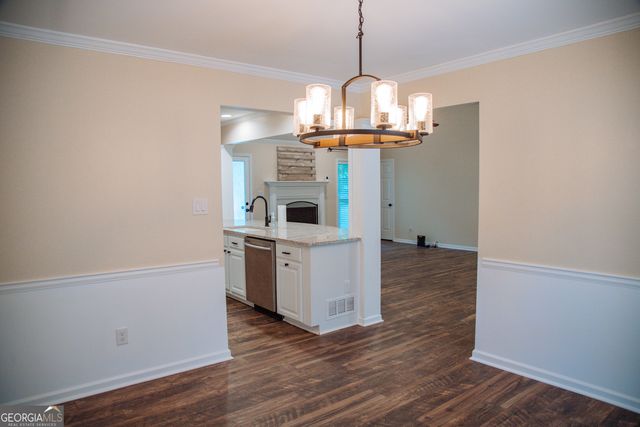 30 Laurelwood Circle, Griffin, GA 30224